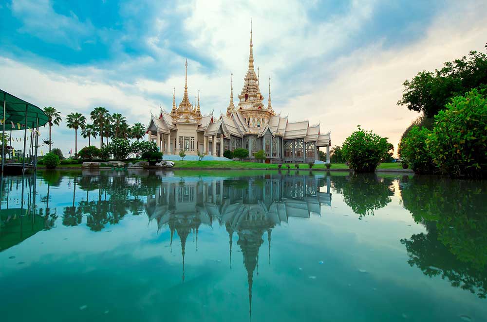 Wat Rong Khun - Beautiful Temples in Chiang Rai